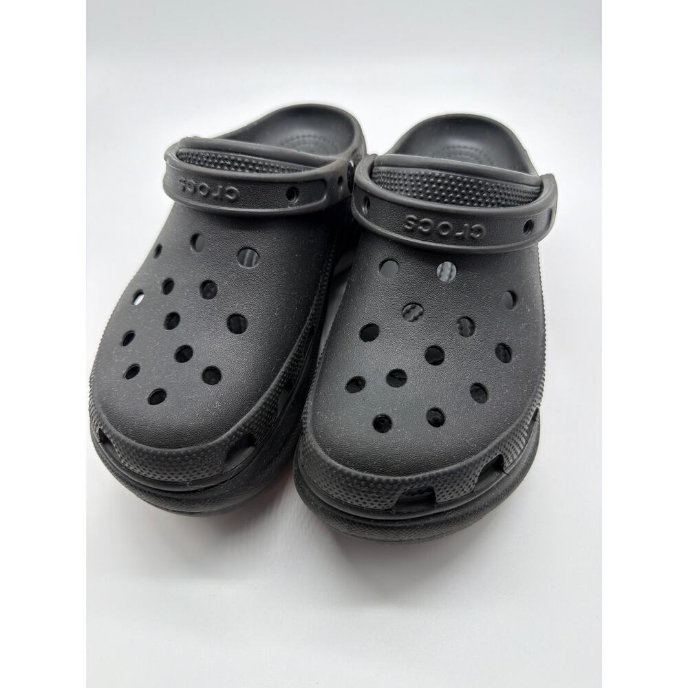 Women’s Sz 7 Black Crocs